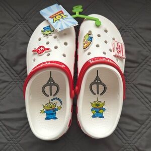 🍕Disney Pixar Toy Story Pizza Planet Off Court Crocs Clogs🍕